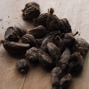 Black Cardamom Hand-Picked
